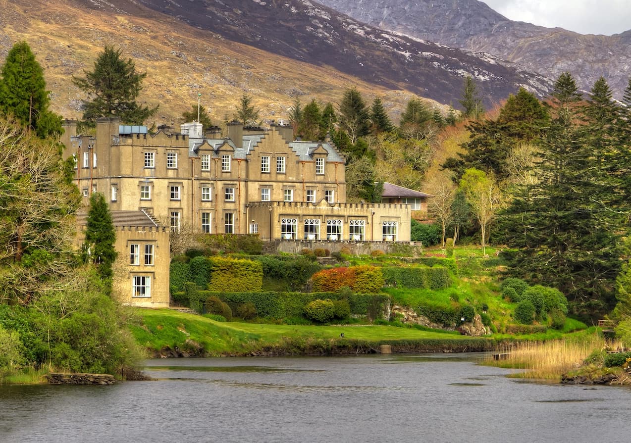 Salmon Rivers & Woodland Saunas: Private Transfer from Dublin to Ballynahinch Castle