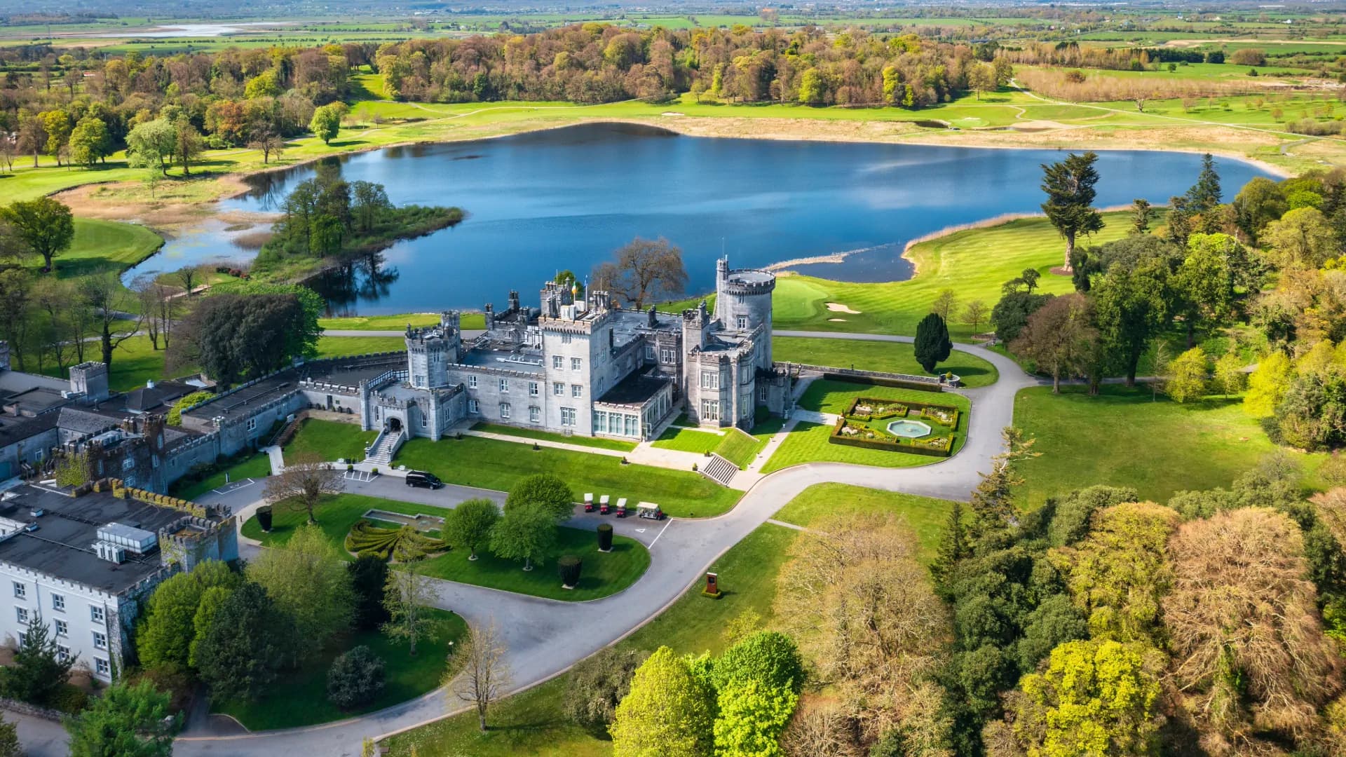 A Royal Welcome: Dublin Airport to Dromoland Castle Transfer