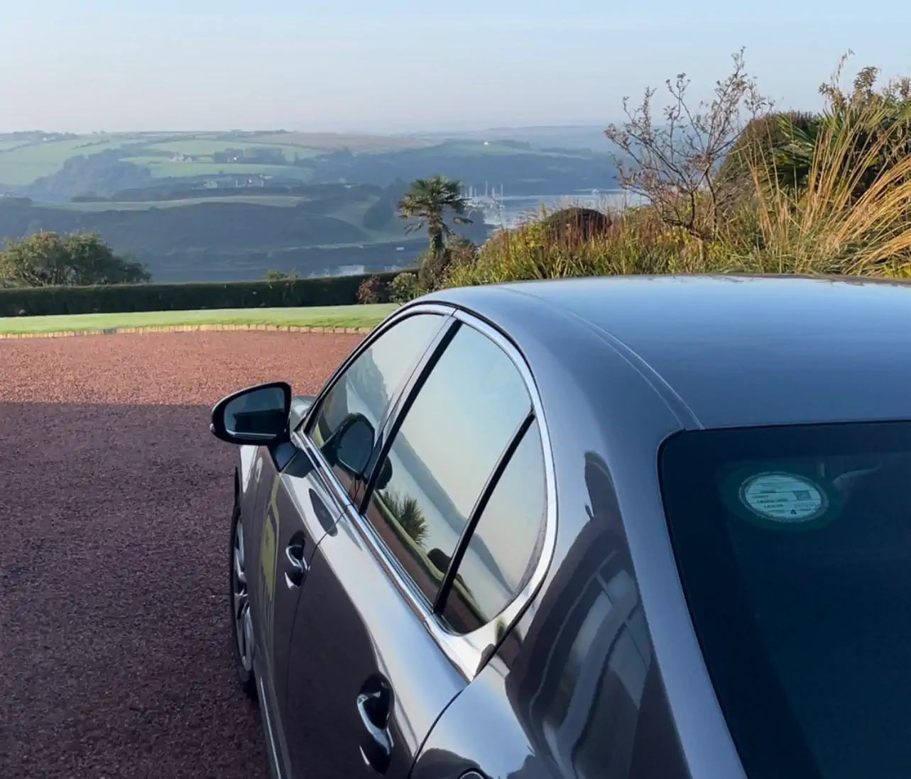 Private Transfer Dublin ↔ Kinsale: Chauffeur-Driven Journey to Ireland’s Gourmet Seaside Town