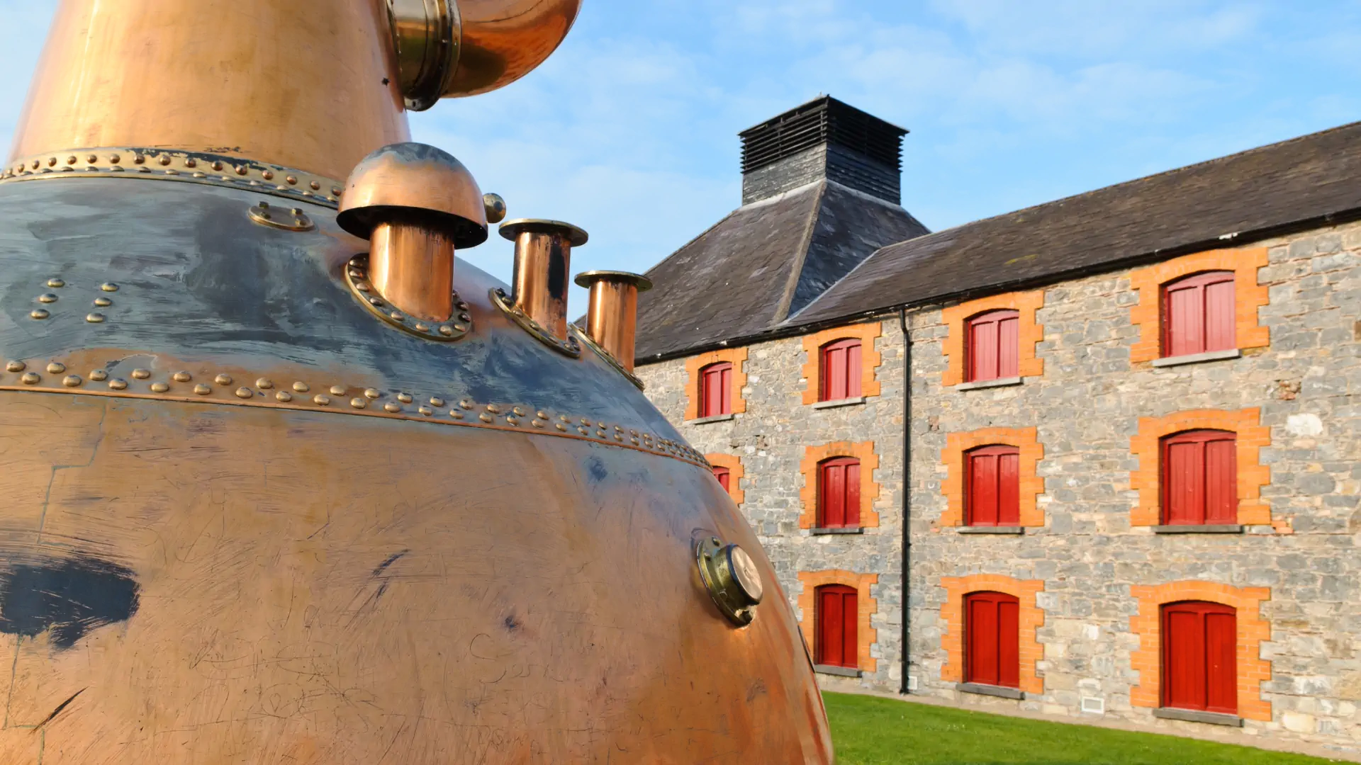 Dublin Airport to Jameson Distillery Midleton: Private Transfer & Easy Stopover