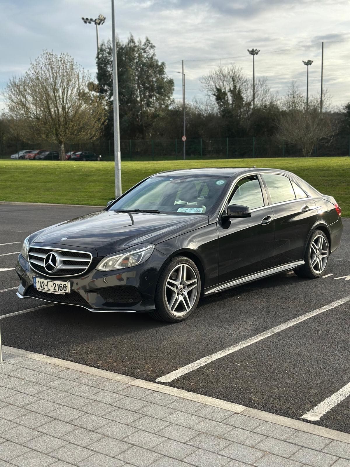 Private Transfer vs Taxi vs Rental Car: What's Best for Your Ireland Trip?