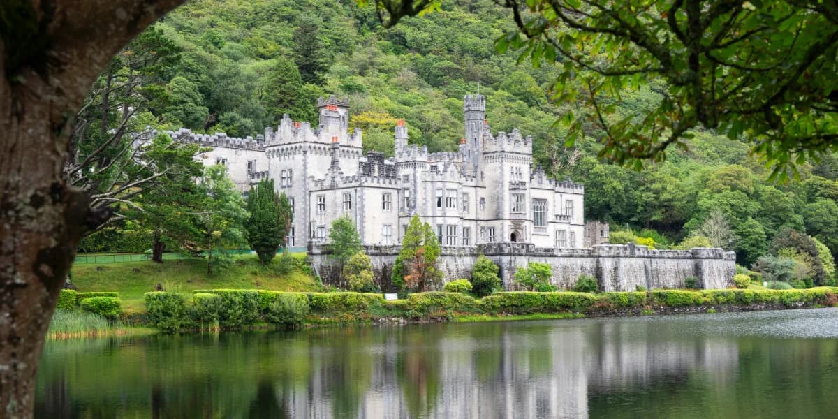 Kylemore Abbey Day Trip from Dublin: Private Chauffeur Guide