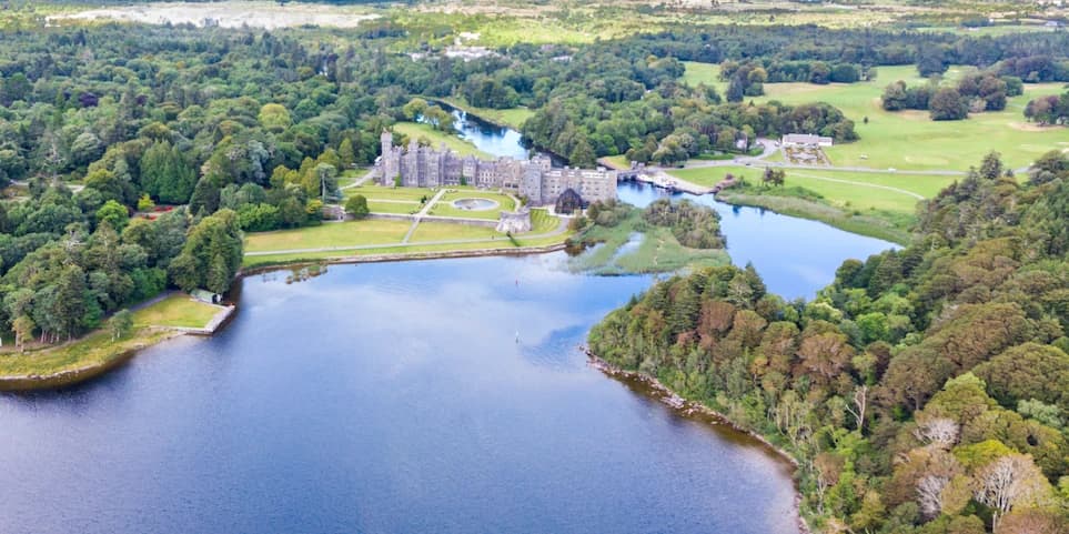 Private transfer to Ashford Castle in County Mayo with VIPtransfer.ie